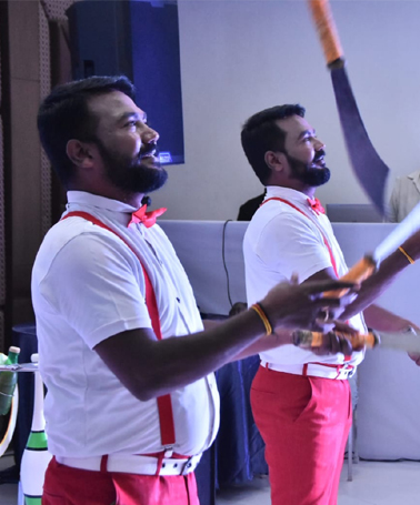 ashok-anand-twin-jugglers-india-asia